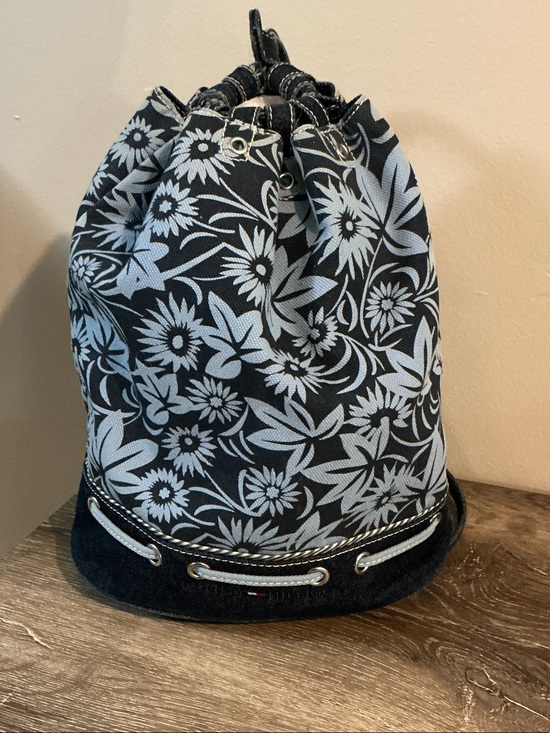 Tommy Hilfiger Handbags - Tommy Hilfiger Navy & Blue Floral Drawstring Denim Backpack 9.25x11.5x6 GUC